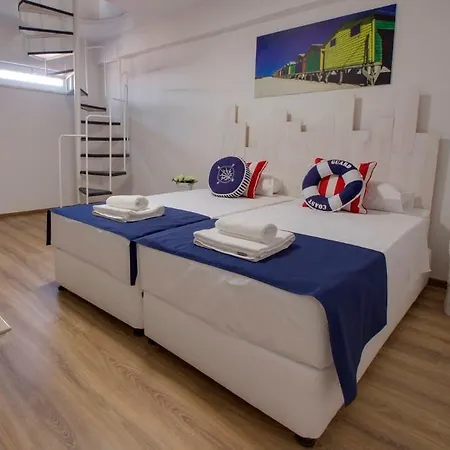 Blue Harbour Boutique Апарт-готель 3*
